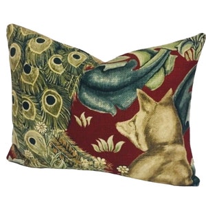 William Morris - Forest - Lino rojo - Funda de cojín decorativa de diseño para el hogar
