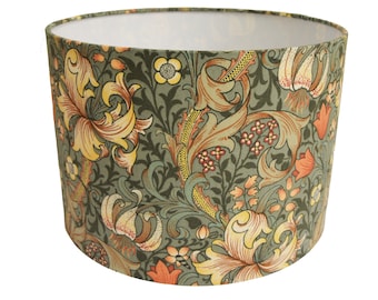 William Morris - Golden Lily - Alcachofa / Vainilla - Pantalla de lámpara impresionante hecha a mano