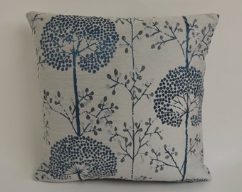 Bluebell The Pillow Collection P18-WAV-750481-FRANCISFRET-BLUEBELL-C100 Valerian Geometric Pillow Bluebell The Pillow Collection P18-WAV-750481-FRANCISFRET-BLUEBELL-C100 Valerian Geometric Pillow