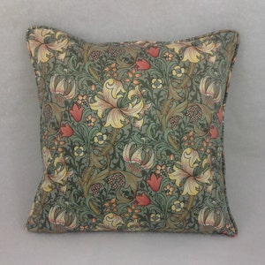 William Morris - Golden Lily Minor - Artichoke / Vanilla - Classic Small Scale Morris Floral Designer Cushion Cover - Luxury Throw Pillow