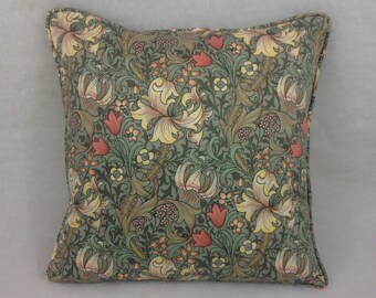 William Morris - Golden Lily Minor - Alcachofa/Vainilla - Funda de cojín clásica de diseño floral Morris de pequeña escala - Cojín decorativo de lujo