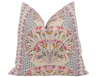 Anna French x Thibaut - Cairo - Rosa och Korall - Forntida egyptisk lotusblomma designerkuddfodral - Lyxig prydnadskudde - Handgjort hem