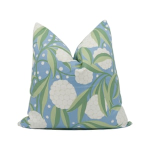 Schumacher - Rubus - Delft - grote schilderkunstige bloemenkussenhoes - Handgemaakt sierkussen - Designer Home Decor