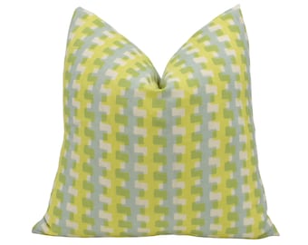 Christopher Farr - Cremaillere Performance - Saggio - Funda de cojín - Estampado geométrico de Raoul Duffy - Cojín de diseño vibrante para jardín al aire libre