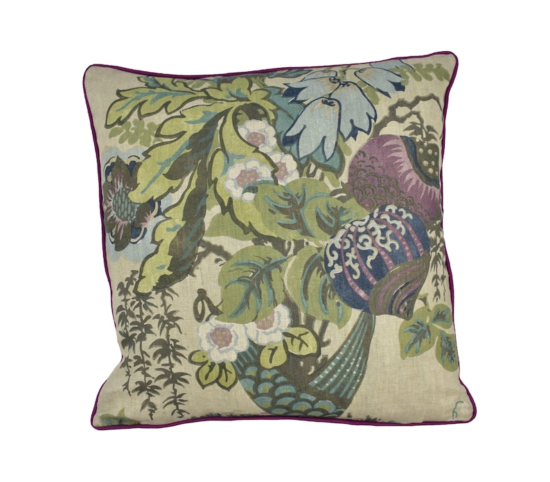 Anna French x Thibaut - Fairbanks - Prugna - Fodera per cuscino floreale di grandi dimensioni anni '20 - Cuscino con bouquet giapponese - Cuscino prugna personalizzato fatto a mano immagine 2
