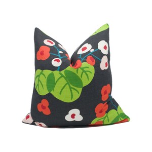Schumacher - Saku - Negro suave - Funda de cojín de diseño tradicional japonés con flor de cerezo - Cojín decorativo hecho a mano - Decoración del hogar