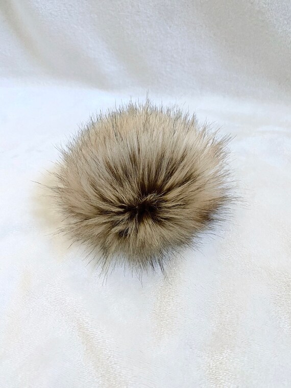 Faux Fur Pom Pom Pom Creme Brulee Pom White Hats Sewing Needlecraft Faux Fur Pom Pom Pom Creme Brulee Pom White Hats Sewing Needlecraft