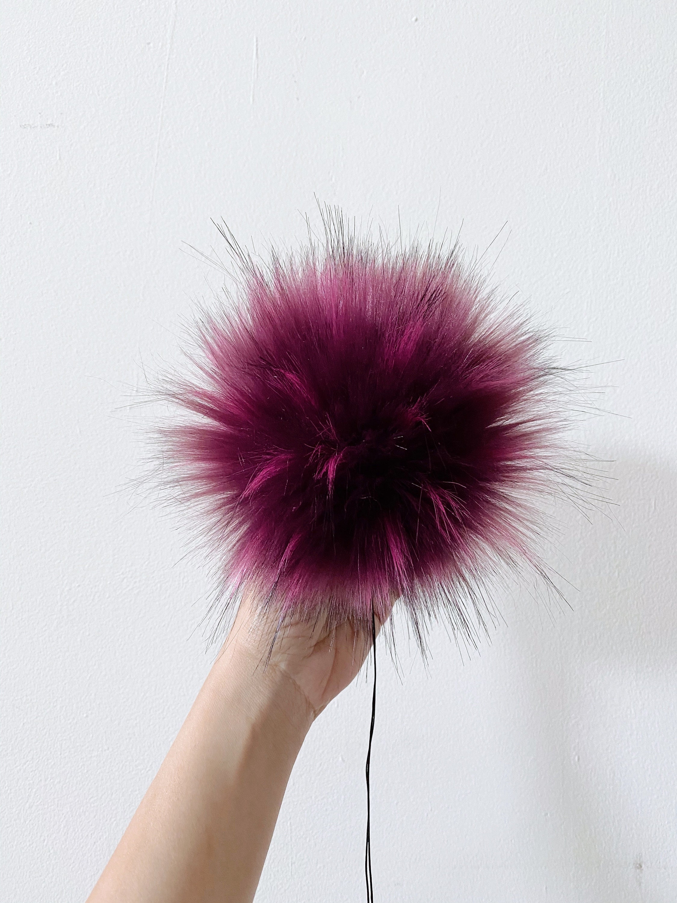 Bememo 14 Pieces Faux Fur Pom Pom Ball Fluffy Pompom Ball Hat Faux Fox Fur Pom Pom Balls with Removable Press Button for Knitting Hat Gloves Keychains