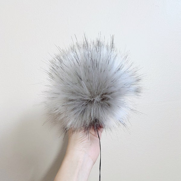 Mist | Faux Fur Pom Pom