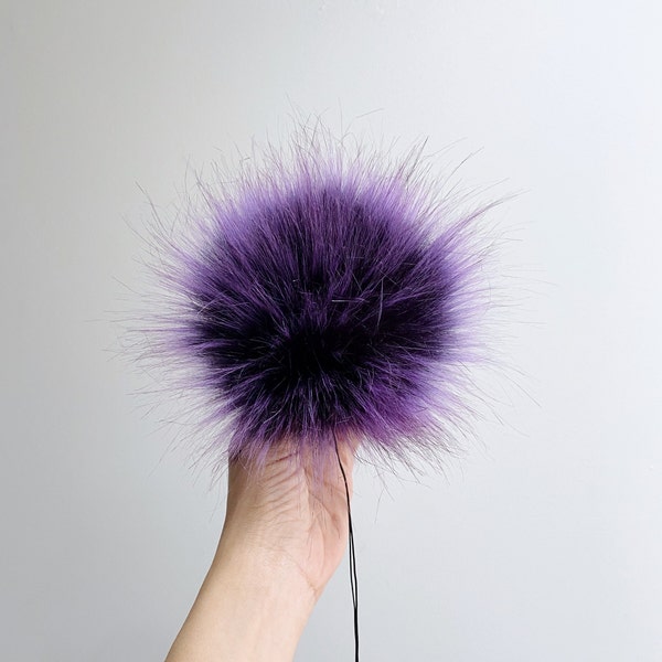 Violeta | Faux Fur Pom Pom