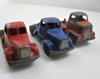 USA Diecast Tow Trucks Group of Three   Tootsietoy    Made in Chicago USA    Diecast Models     c1950/60