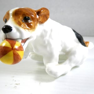 Royal Doulton Dog Figurine   HN 1097  Made in England