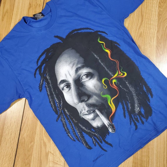 Bob Marley tshirt size large - image 1