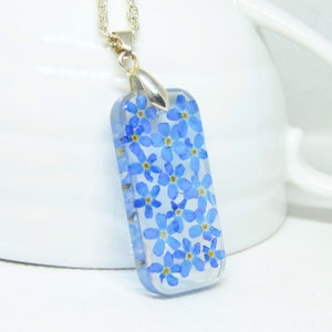 Forget-Me-Not Resin Pendant: Dried Flower Necklace