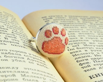 Beige Hundepfote bestickter Ring, Schmuck für Haustierliebhaber, Handgemachtes zierliches Geschenk für Sie