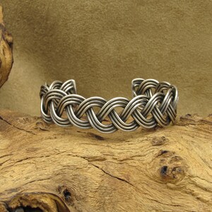 海外発送 トリーバーチ ブレスレット Marion Woven Chain Cuff トリーバーチ TORY BURCH Eleanor Hinged Cuff （T Silver / T