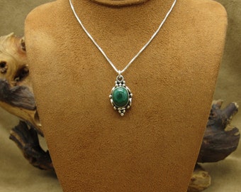 Vintage Sterling Silver Oval-shaped Malachite Necklace