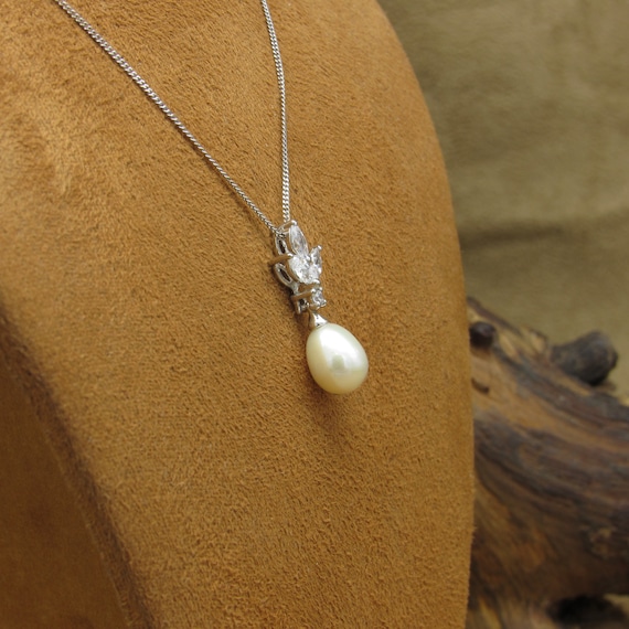 Sterling Silver Clear Stones And Pearl Necklace - image 2