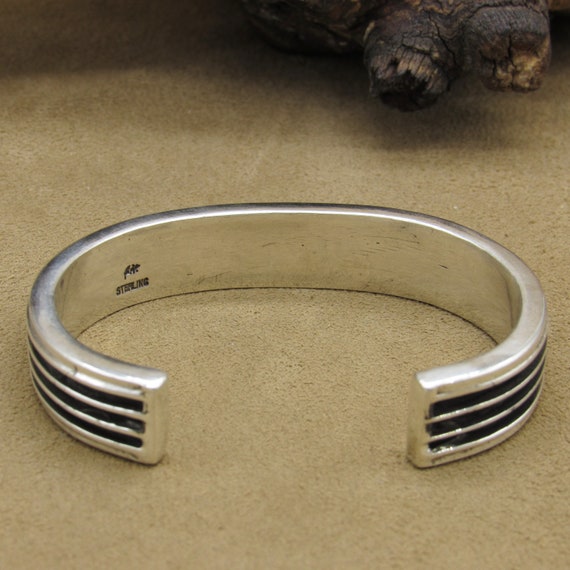 Vintage Sterling Silver Cuff Bracelet with Lines - image 4