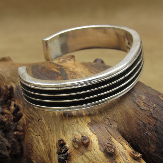 Vintage Sterling Silver Cuff Bracelet with Lines - image 2