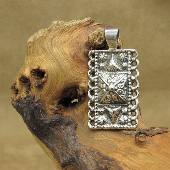 Sterling Silver Rectangle Pendant with Scalloped … - image 1