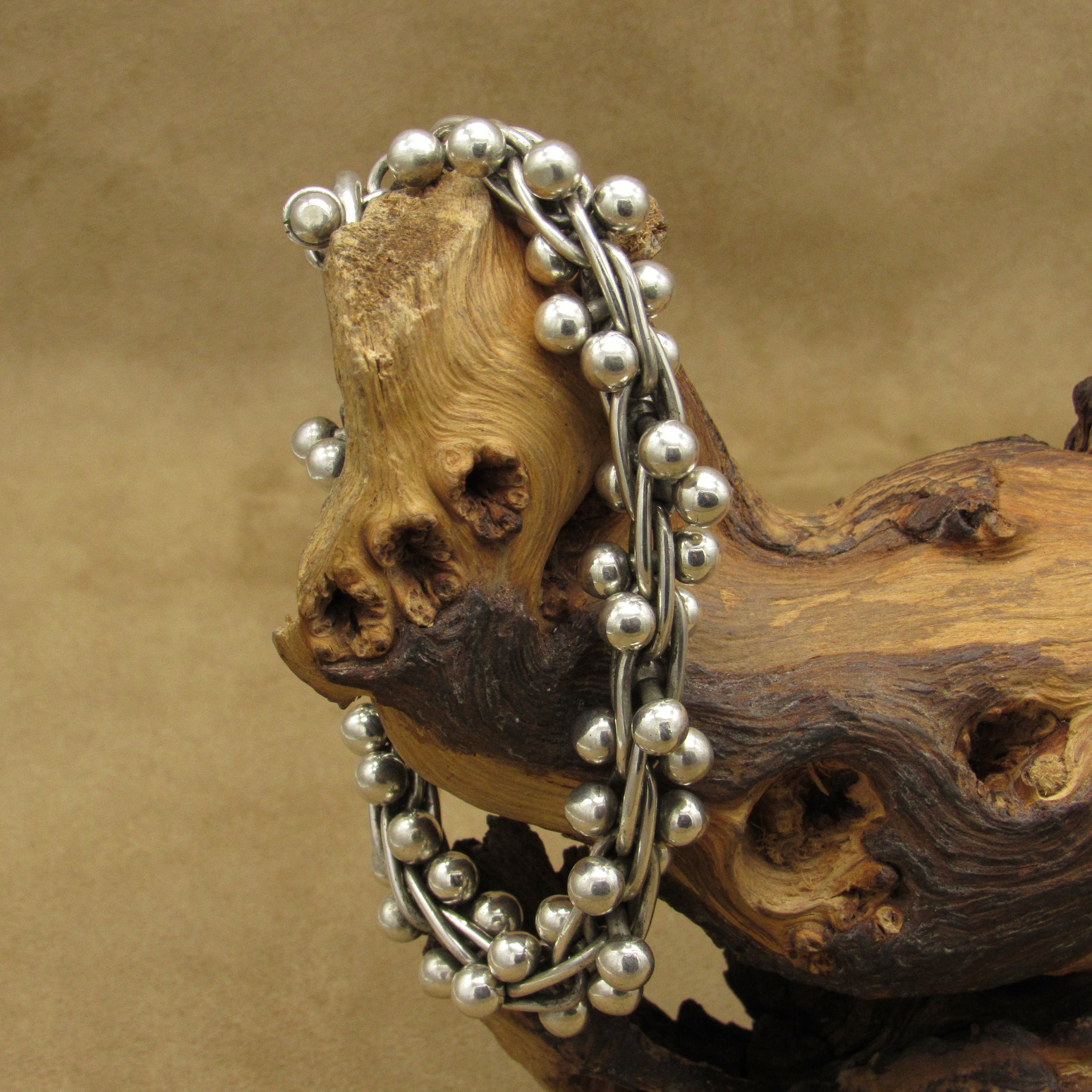 Sterling Silver Links and 5mm Balls Toggle Bracelet. 9