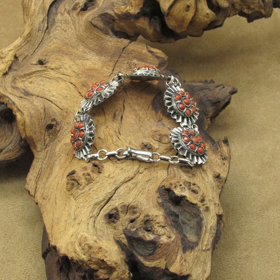 Vintage Sterling Silver Coral Cluster Link Bracel… - image 3