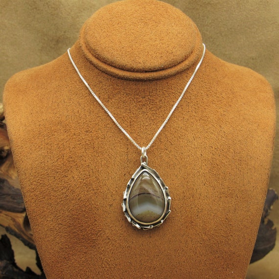 Sterling Silver Teardrop Agate Pendant Necklace - image 1