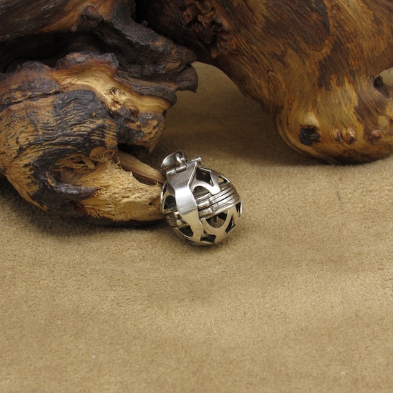 Sterling Silver Picture Ball Pendant Mexico 925 - image 2