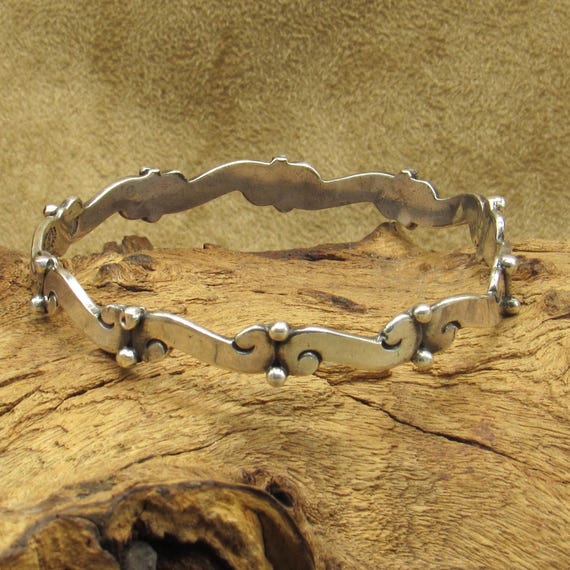 Vintage Sterling Silver Bangle Bracelet by Victoria of Taxco