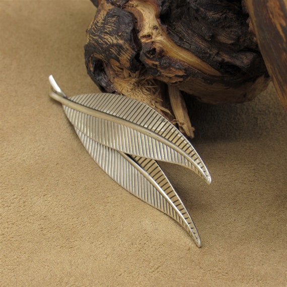 Elegant Two Leaves Pin by Jewelart - image 3