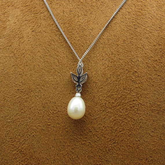 Sterling Silver Clear Stones And Pearl Necklace - image 4