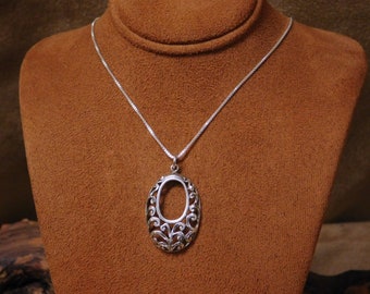 Vintage Sterling Silver Oval Necklace