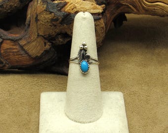 Vintage Sterling Silver Turquoise Ring with Leaf and Swirl Design Size 6.75