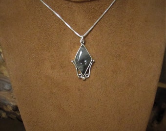 Pretty Sterling Silver and Agate Pendant Necklace by Jay King