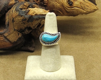 Vintage Sterling Silver Paisley-shaped Turquoise Ring Size 6.75