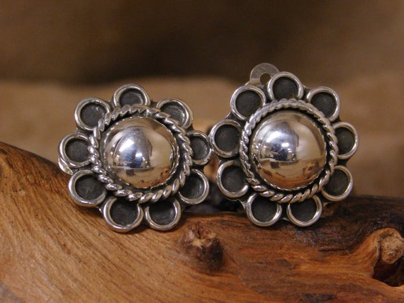 Vintage Sterling Silver Flower Dome Clip Earrings - image 1