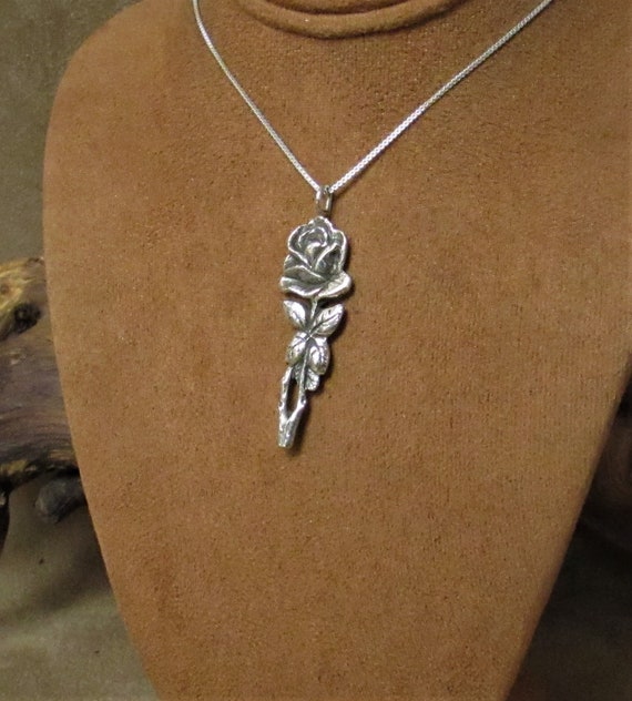 800 Silver Rose Pendant Necklace Gem