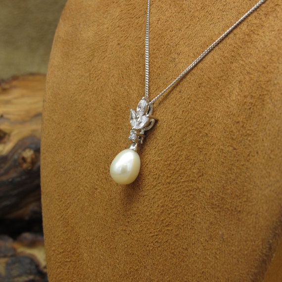 Sterling Silver Clear Stones And Pearl Necklace - image 3