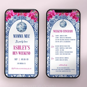 Könnte beinhalten: Eine digitale Einladung zu einem Junggesellinnenabschied in San Diego, Kalifornien. Die Einladung zeigt ein blaues und weißes Kachelmuster mit rosa Blumen und einer Discokugel. Der Text lautet "Mamma Mia! Es ist Partyzeit Ashleys Junggesellinnenabschied Sep 09.16-19 San Diego, CA". Die Einladung enthält auch einen Wochenendplan mit Aktivitäten für Freitag, Samstag und Sonntag.