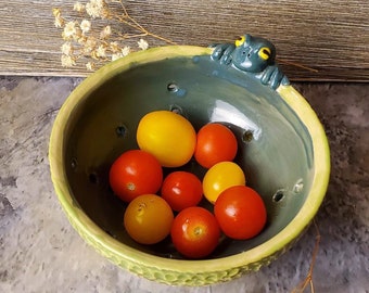 Frog Berry Bowl