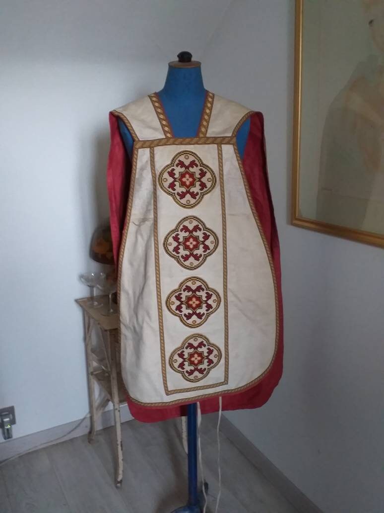 Vêtements Catholiques Vintage C1940S