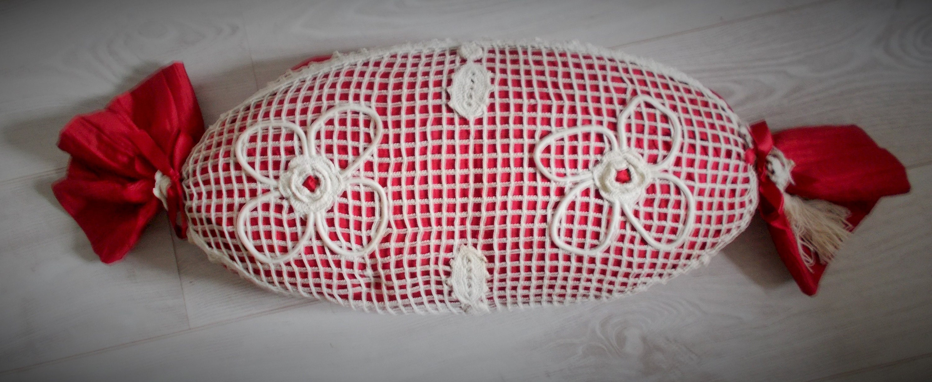 French Vintage 1920S Main Crochet Fronté Coussin de Boudoir Soie en Excellent État Taffetas A Été Re