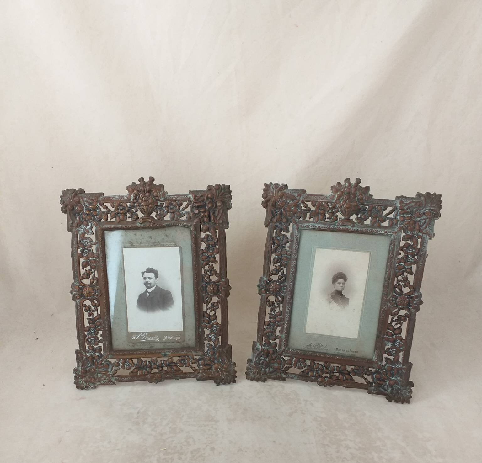 Français Paire de Cadres Photographiques Antiques Repousse Toleware Vers Les Années 1890 Belle Grand