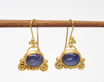 Dangle Tanzanite brushed gold earrings, Antique style earrings. Drop stone earrings, Byzantine jewelry. Blue stone earrings