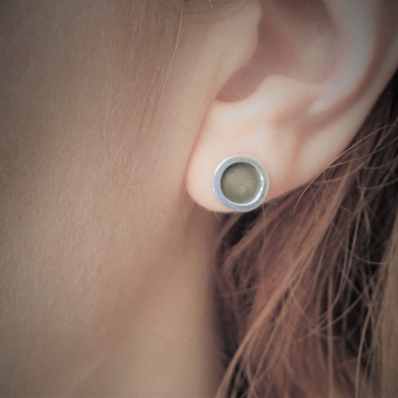 Circle post earrings Disc stud earrings Oxidized silver round studs earrings Unisex stud earrings Earrings for mens Geometric earrings