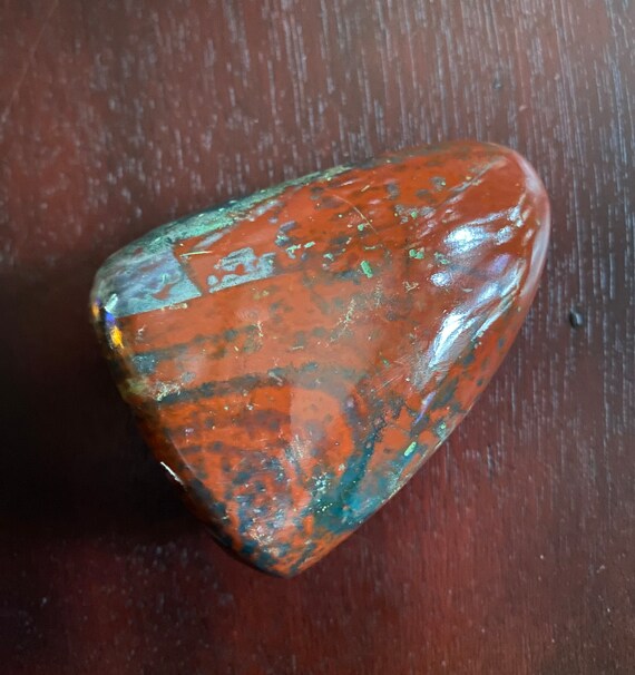 1/2 LB - BLOODSTONE Standing Polished Stone, Intense Healing, India, 247.10 Grams, CR10826