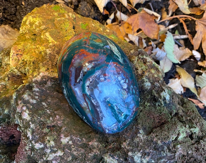 Bloodstone, 2/3 LB Large Polished Oval Palm Stone, India, 302.10 Grams, CR11380