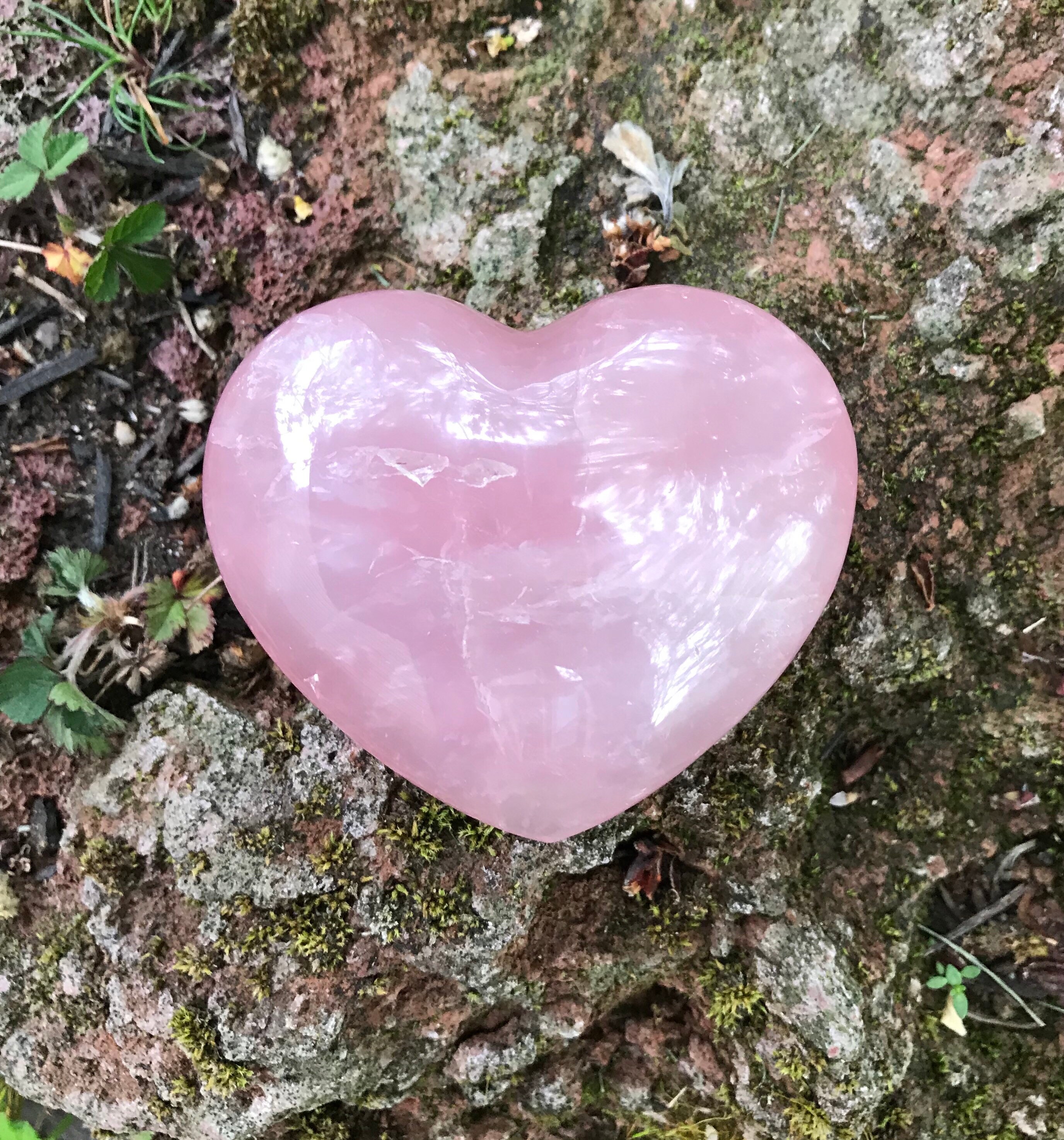 rose quartz heart photo
