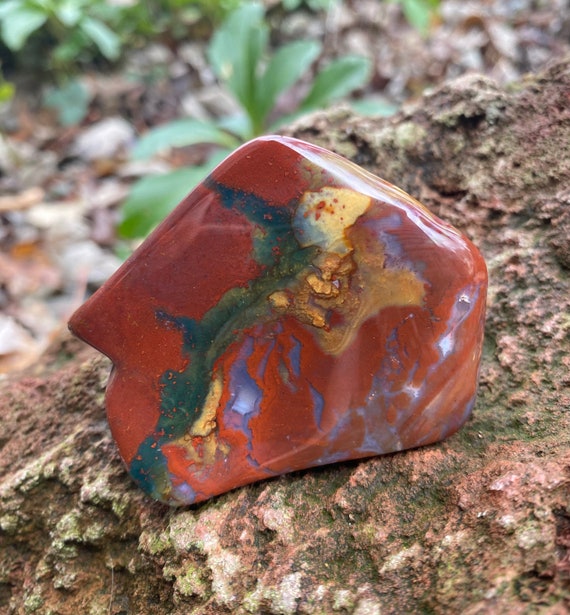 1/4 LB- Bloodstone, Free Form Polished Palm Stone, India, 104.60 Grams, CR10752